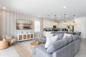 W454 - Bohemian Chic Oasis With Themed Bedrooms at Reunion